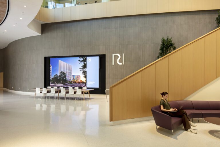 Ragon Lobby